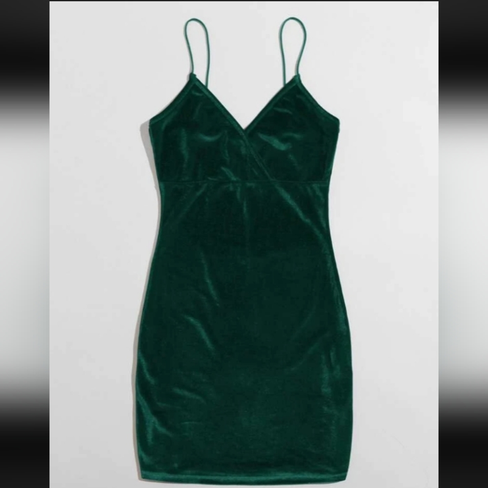 🥳HOST PICK 🥳 SHEIN BAE Velour Bodycon Dress 💥